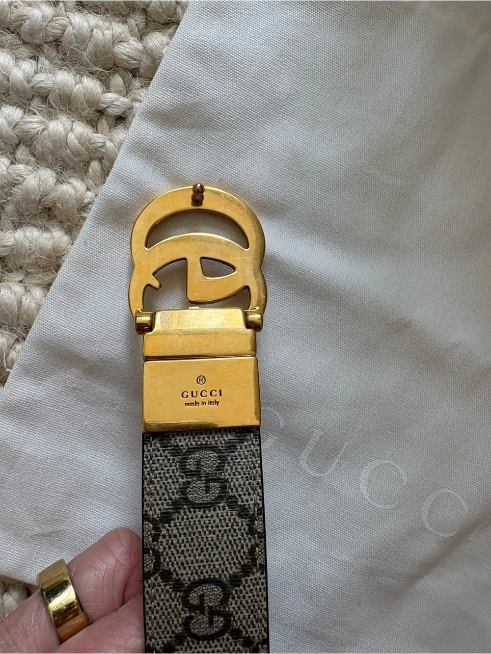 Gucci Beige and black reversible Monogram Belt with Gold Double G. Size 85.